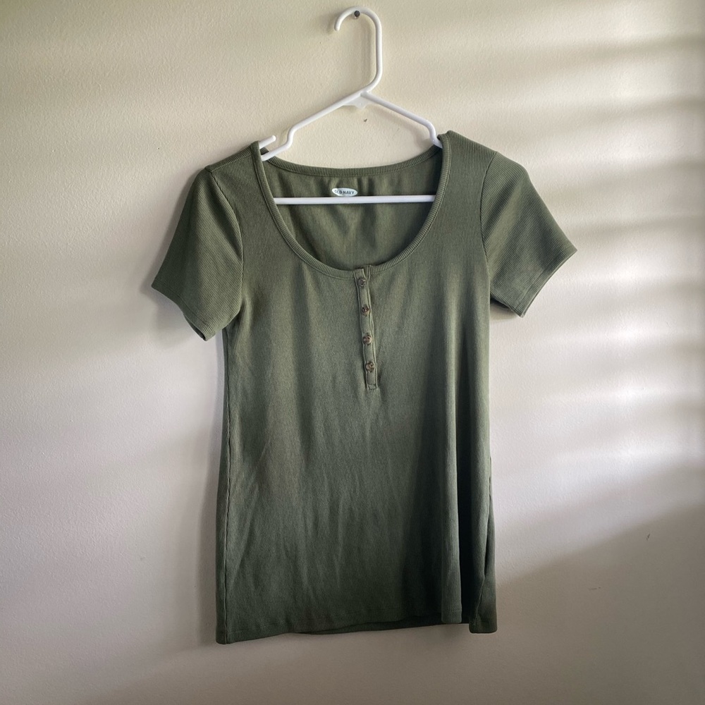 Old Navy T-Shirt
